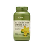 GNC Herbal Plus St. John's Wort 300mg de 200 cápsulas vegetarianas, suplemento natural para el equilibrio emocional y estado de ánimo positivo en Ecuador.